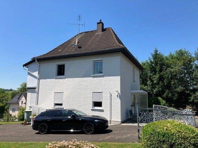 Immobilie in Neitersen - Schönes Einfamilienhaus mit großem Grundstück und 2 Garagen! - Bild 1