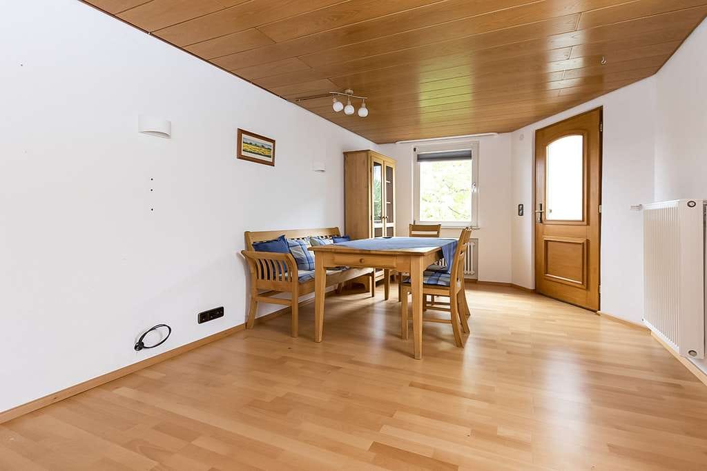 Immobilie in Scheer - Wunderschönes Familiendomizil mit Wintergarten und idyllischem Gartenparadies - Bild 2