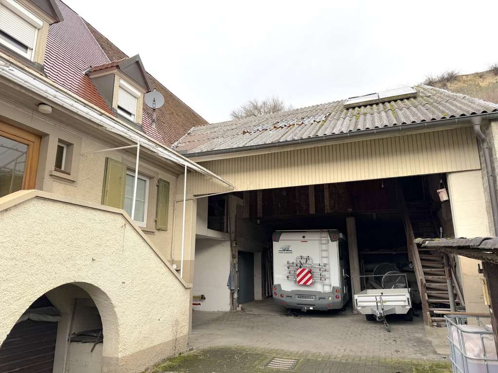Immobilie in Vogtsburg im Kaiserstuhl - Einfamilienhaus mit Wirtschaftstrakt | sofort bezugsfähig - Bild 1