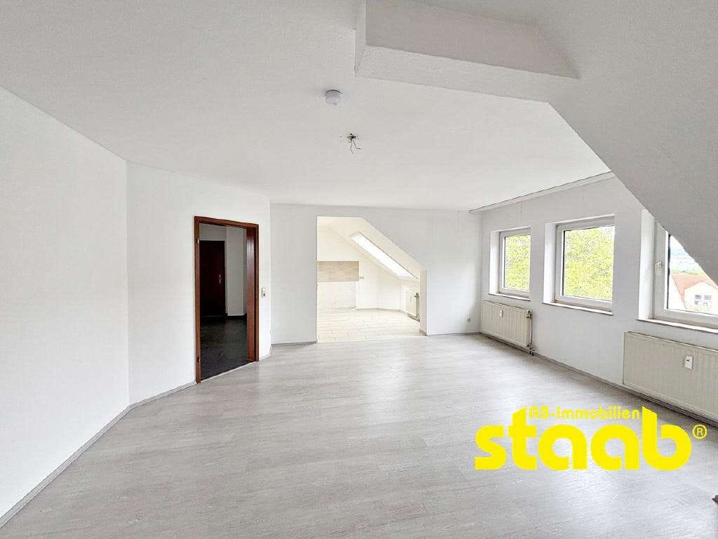 Immobilie in Stockstadt am Main - HELLE DACHGESCHOSSWOHNUNG MIT MODERNEM GRUNDRISS, TG- UND AUßENSTELLPLATZ!
 - Bild 0