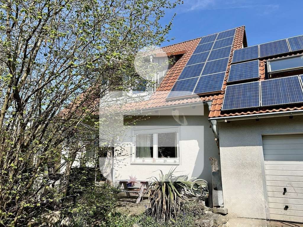 Immobilie in Burghaslach - Vermietetes Wohnhaus in Burghaslach...Attraktive Kapitalanlage mit Erweiterungsmöglichkeiten - Bild 0