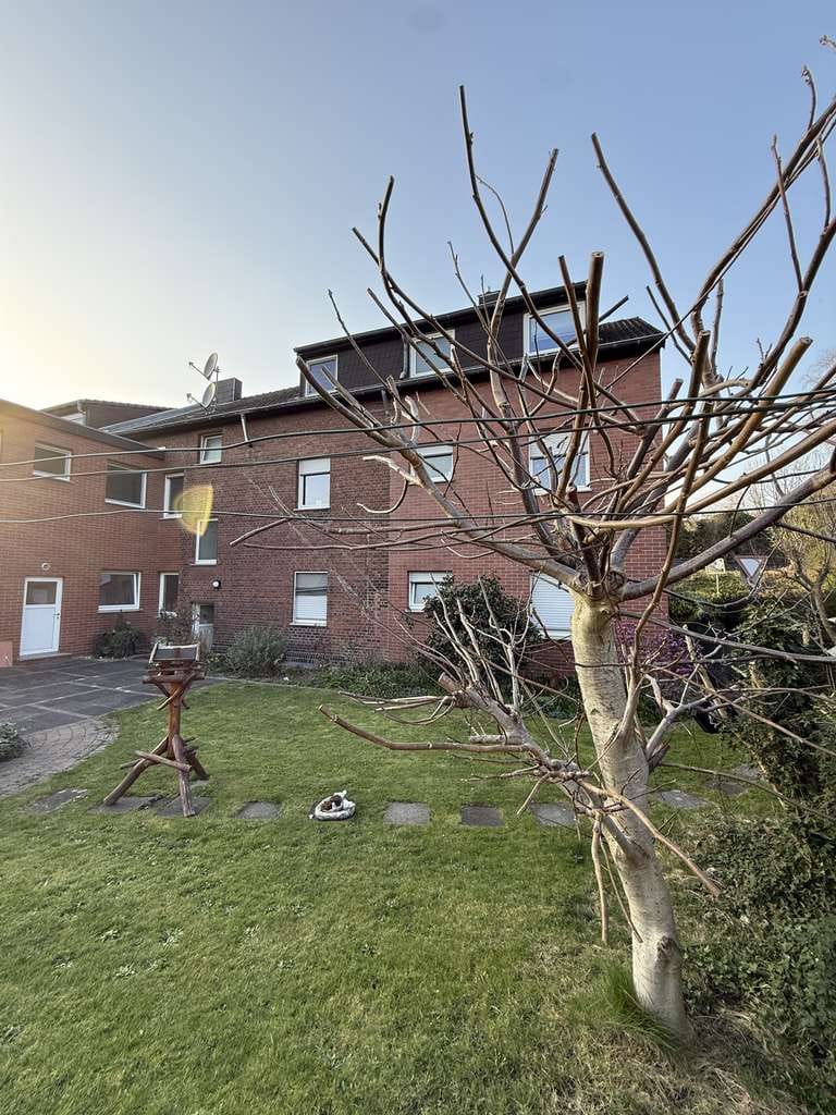 Immobilie in Herzogenrath - Attraktives Mehrfamilienhaus mit 7 Wohneinheiten+5 Garagen+Außenanlage+gute Lage von Herzogenrath+ - Bild 3