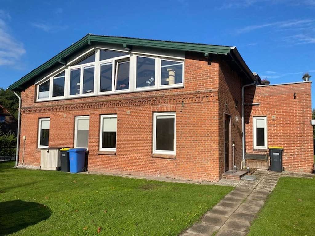 Immobilie in Strübbel - Charmante DG-Wohnung bei St. Peter-Ording, Balkon und Stellplatz inklusive – OTTO STÖBEN GmbH - Bild 0