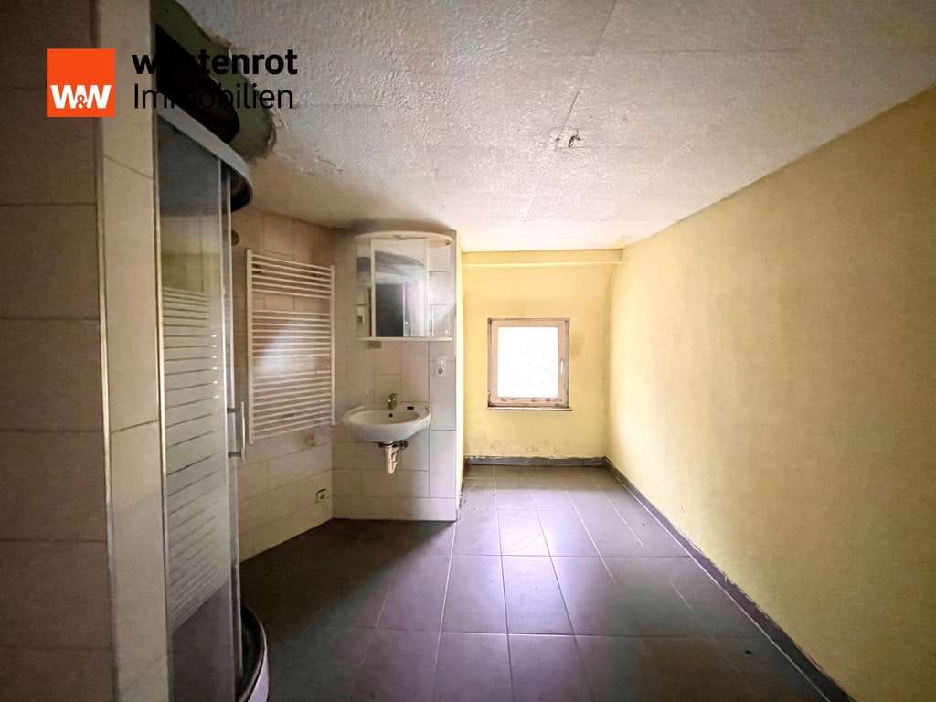 Immobilie in Forbach - *Idyllisches Schwarzwald-Juwel: Freistehendes Haus mit großem Potenzial und herrlichen Fernblick* - Bild 1