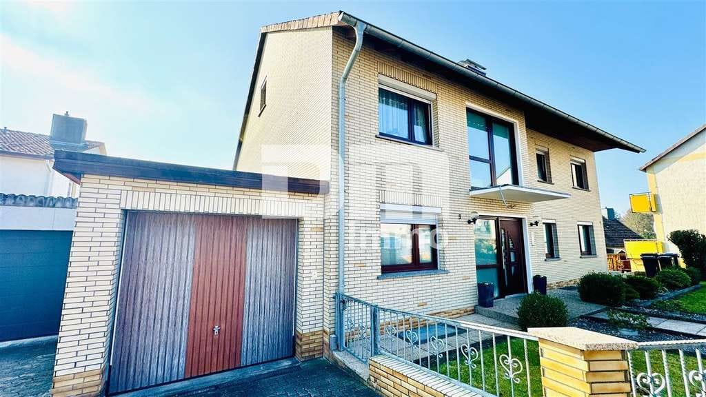 Immobilie in Katlenburg-Lindau - Modernisiertes Ein-/ Zweifamilienhaus inkl. PV-Anlage + Garage auf Traumgrundstück - Bild 1