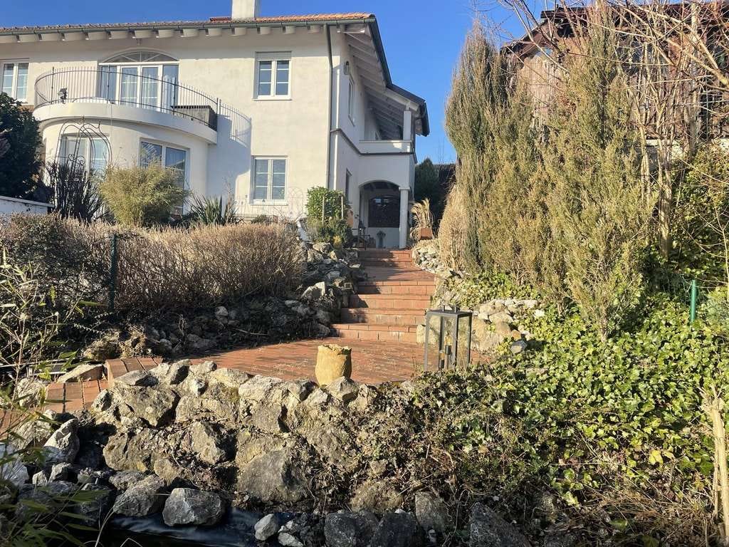 Immobilie in Hettenshausen - Wunderschöne 6,5 Zimmer Villa mit gehobener Innenausstattung - Bild 0