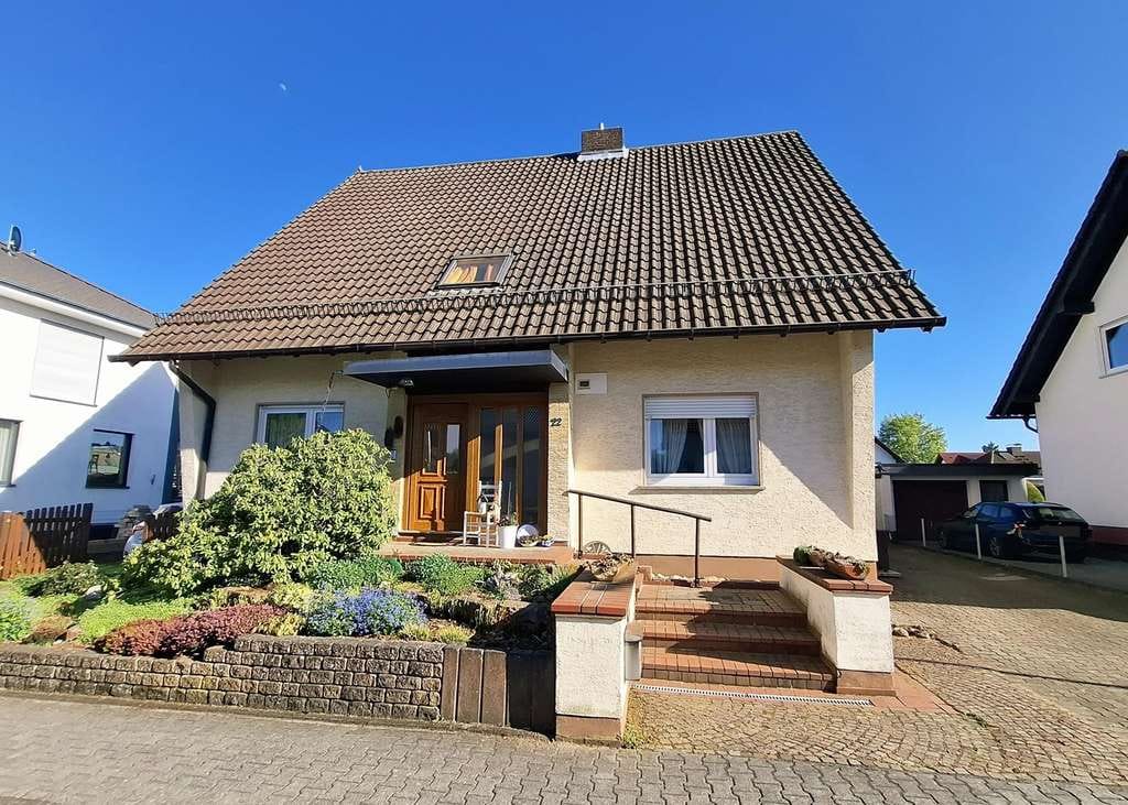 Immobilie in Hasselroth - Gepflegtes Haus mit Traumgarten sucht neue Bewohner - Bild 0