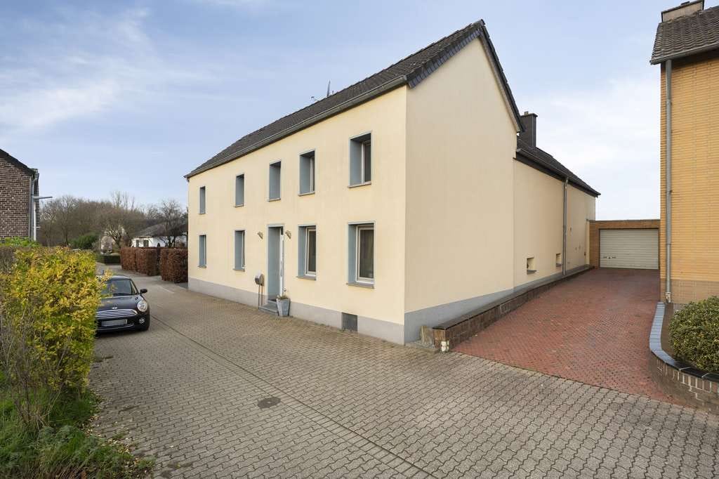 Immobilie in Gangelt - Großzügiges Wohnhaus mit Innenhof, Garten und Ausbaupotenzial in Gangelt- Stahe! - Bild 1