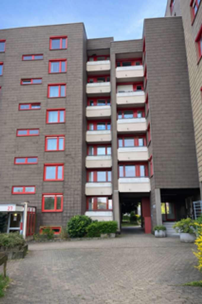 Immobilie in Weinstadt - Endersbach, (schwarzer Peter) 3,5 Zimmer-EG Wohnung, 2 Balkone + TG - Platz, frei - Bild 4