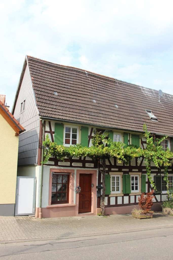Immobilie in Winden - Schnuckeliges Bauernhaus für (Selber)Macher im historischen Ortskern von Winden - Bild 1