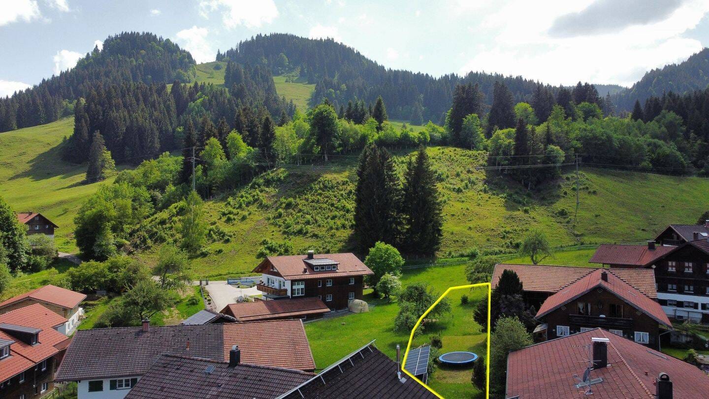 Immobilie in Pfronten - Historisches Allgäuer Wohnhaus mit unverbaubarem Alpenpanorama, großer Tenne und außergew. Entwicklungspotential. - Bild 3