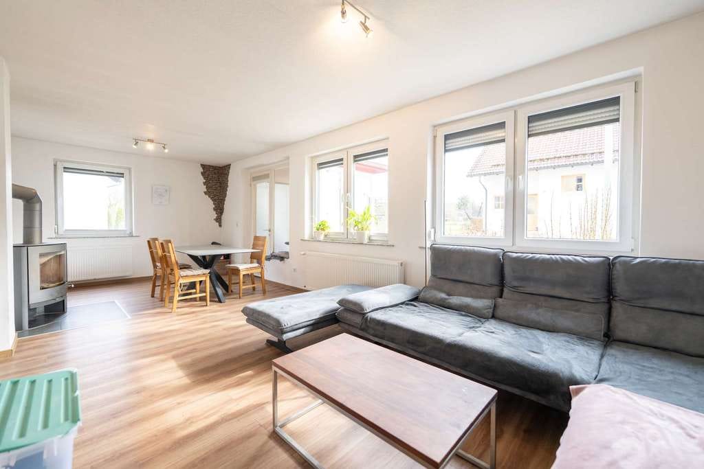 Immobilie in Neustadt bei Coburg - Einfamilienhaus mit Garten und Nebengebäude in Wildenheid! - Bild 3