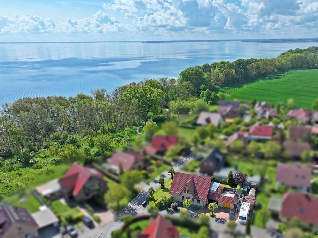 Immobilie in Klink - Großes Traumhaus mit Einliegerwohnung in sehr beliebter Wohnlage an der Müritz - Bild 2