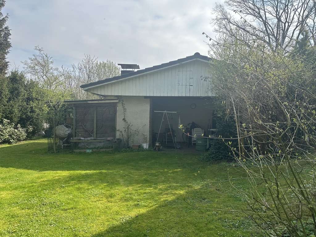 Immobilie in Schmalfeld - Großzügiges Einfamilienhaus auf ca. 1.400 m² Grundstück mit viel Potenzial - Bild 3