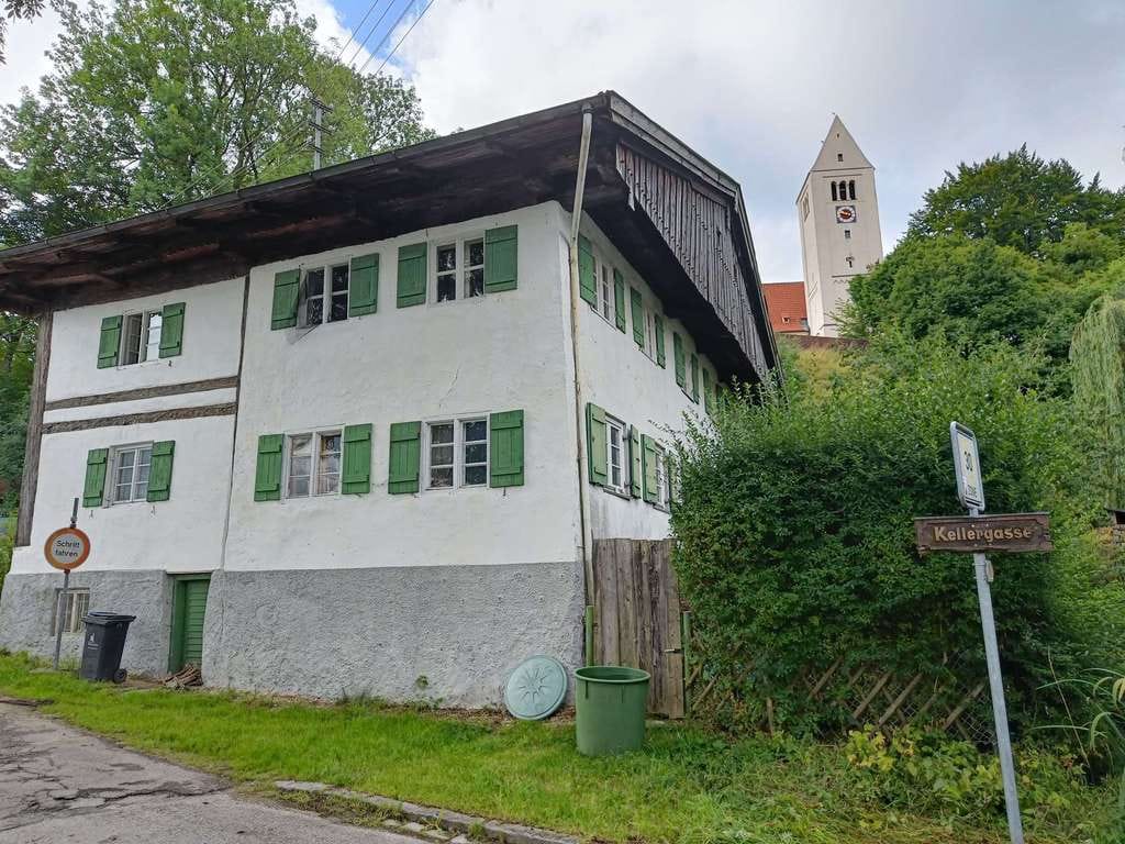 Immobilie in Irsee - Ein Haus mit Charakter: Denkmalgeschütztes Schmuckstück in idyllischer Lage von Irsee - Bild 3