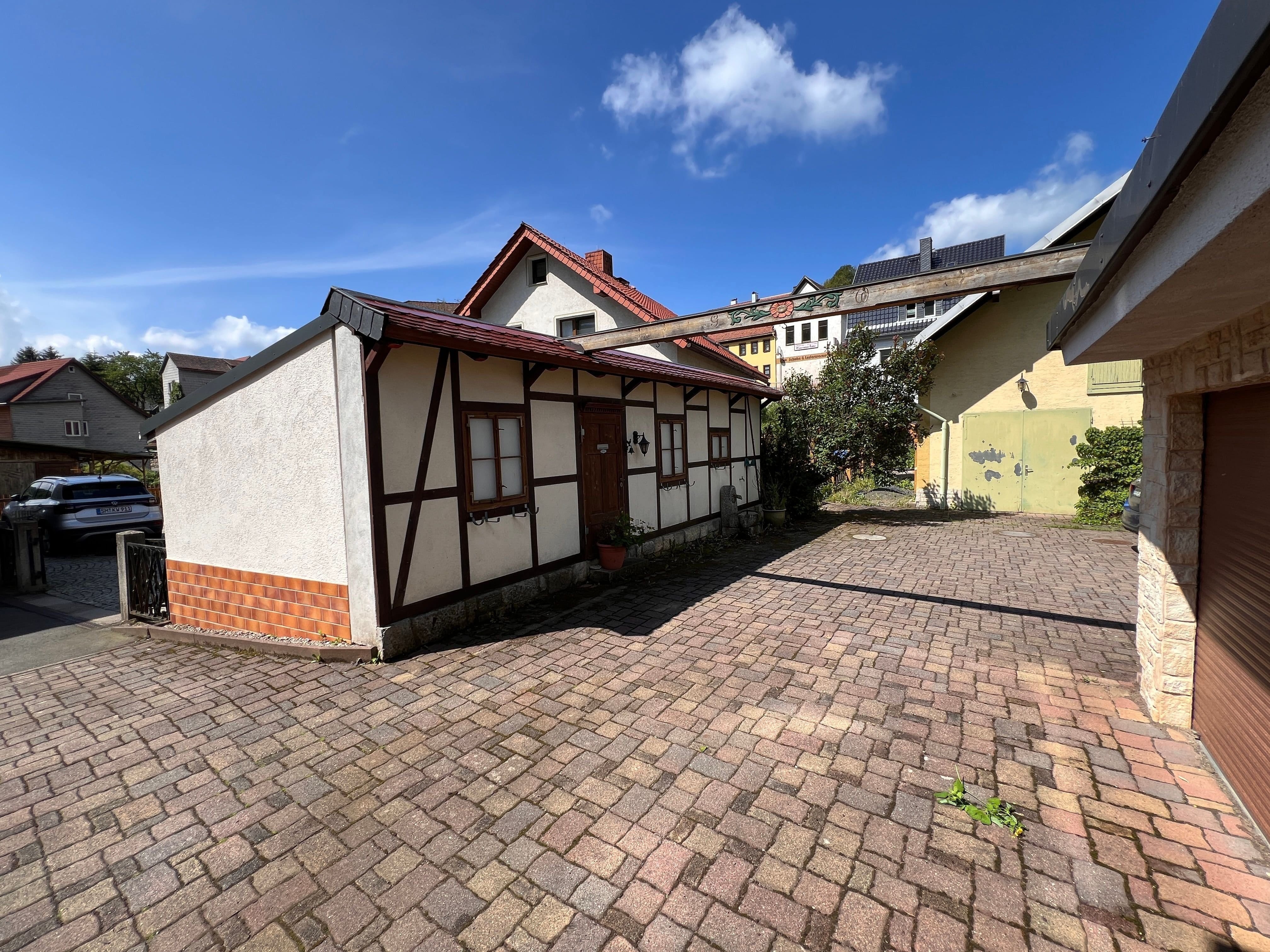 Immobilie in Floh-Seligenthal - Großzügiges Wohnhaus mit massiven Nebengebäude - Bild 2