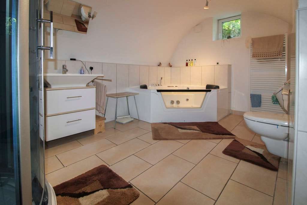 Immobilie in Albstadt - Einfamilienhaus mit Einliegerwohnung und sehr großem Grundstück - Bild 5