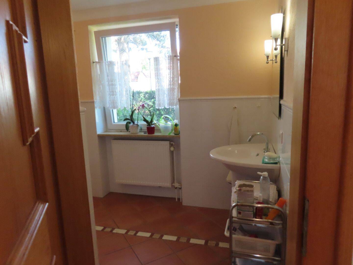 Immobilie in Andechs - Ihr Traumhaus? Weitblick, Ruhe, ideal für Kinder, Schwimmbad, Sauna, bis 8,5 Zimmer, Saniert, PV-Anlage, Dämmung - Bild 4