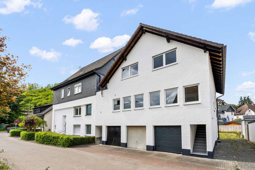 Immobilie in Lennestadt - Mehrfamilienhaus in Meggen, Eigentumswohnung - Bild 0