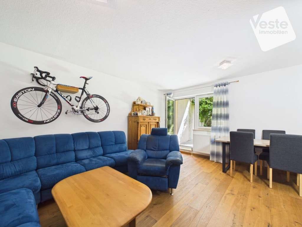 Immobilie in Meeder - Split-Level-Erdgeschosswohnung 
mit Terrasse, Garten und Garage in ruhiger Lage - Bild 1