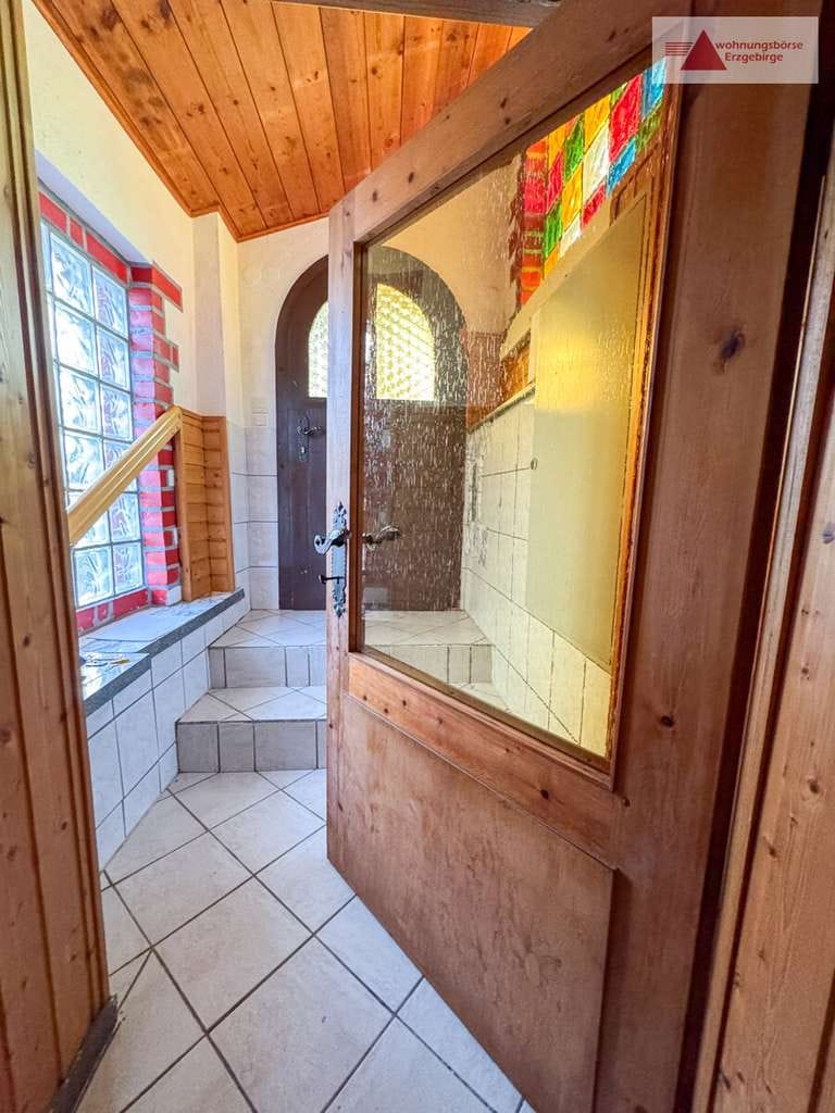 Immobilie in Lauter-Bernsbach - Ein Häuschen im Grünen! Einfamilienhaus in beliebter Lage von Lauter! - Bild 2