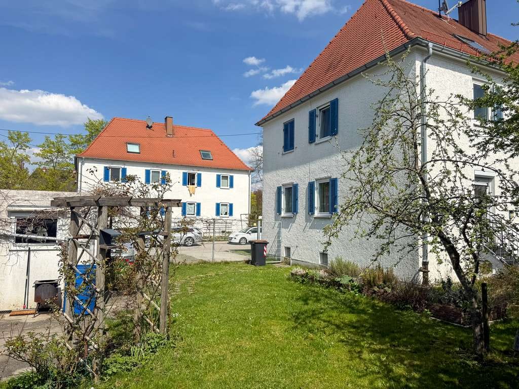 Immobilie in Untermeitingen - Renovierte 2 Zimmer-Hochparterre-Wohnung mit ca. 230 m² großem Garten - Bild 0