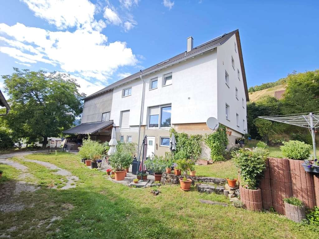 Immobilie in Niedernhall - Gepflegtes Wohnhaus mit 2 Wohneinheiten, 120 qm Scheune und Kombiheizung - Bild 0