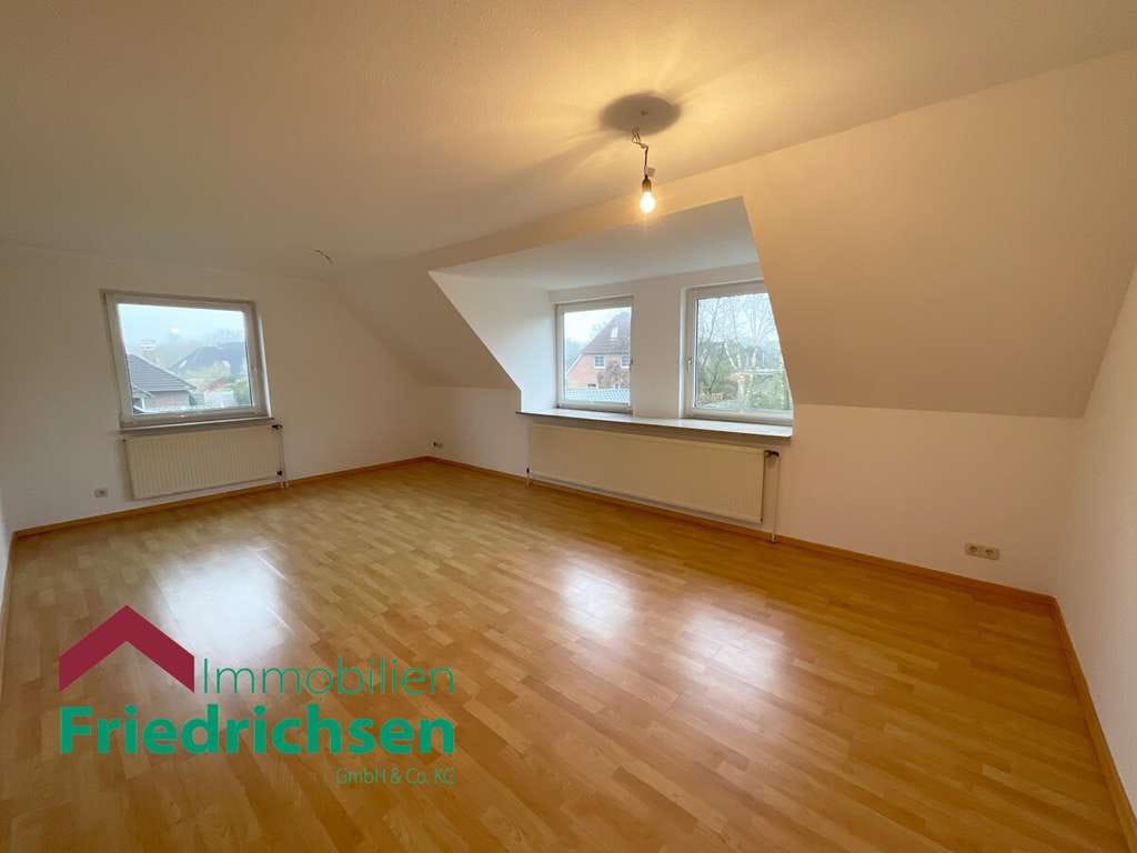 Immobilie in Niebüll - Schöne 2 Zimmer Dachgeschosswohnung – ruhig gelegen in Niebüll - Bild 0