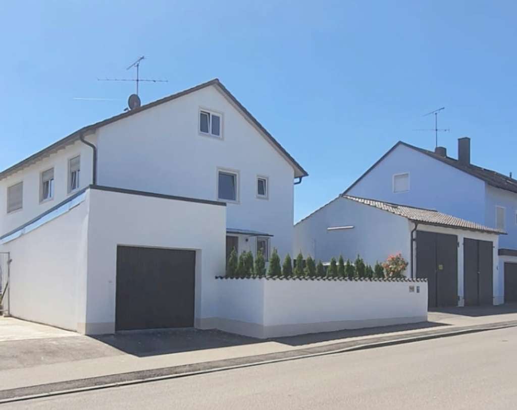 Immobilie in Lenting - Eure neue kernsanierte 3-Zimmerwohnung + Ausbaupotenzial im Dachgeschoss in Lenting - Bild 1