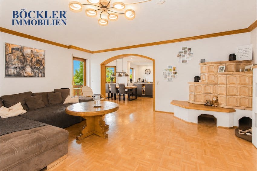Immobilie in Engelsbrand - Familienglück trifft Energieeffizienz – gepflegtes Mehrgenerationenhaus mit Einliegerwohnung - Bild 2