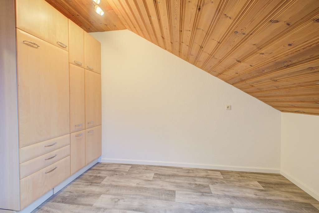 Immobilie in Erdweg - Sofort verfügbar! Gemütliche 3- DG-Zimmer-Wohnung in Erdweg - Bild 4