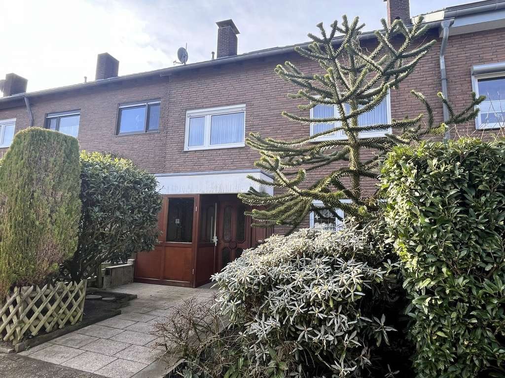 Immobilie in Schermbeck - Reihenhaus mit rund 178m² Wohnfläche und sechs Zimmern in Schermbecker Ortskernnähe - Bild 0