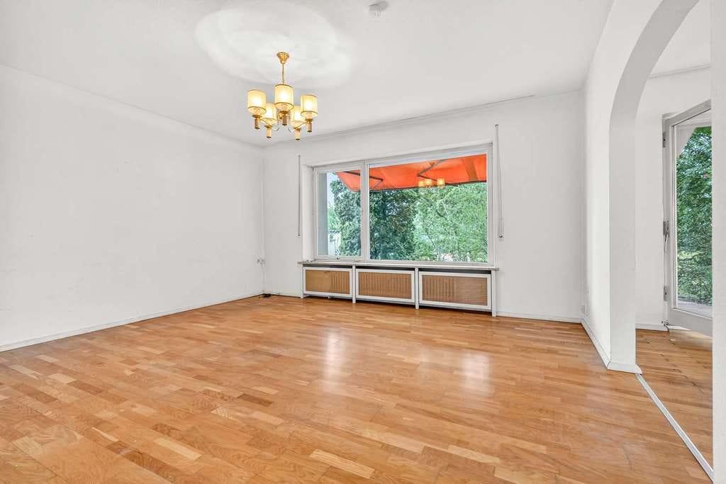 Immobilie in Aystetten - Großzügiges Einfamilienhaus in begehrter Hanglage in Aystetten - Bild 3