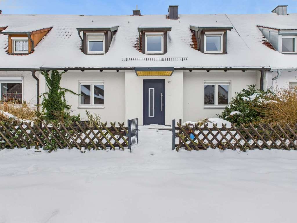 Immobilie in Amberg - Letzte Chance - Großzügiges Modernisiertes Reihenmittelhaus mit 6 Zimmern in familiärer Lage! - Bild 0