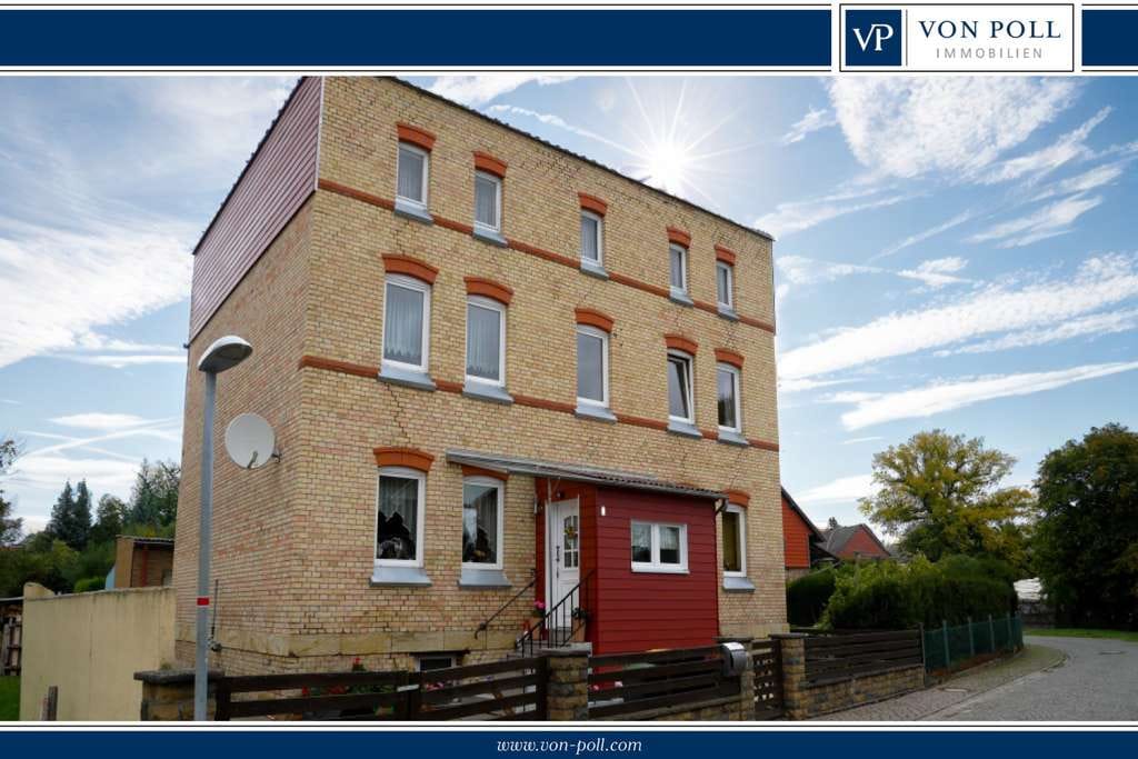 Immobilie in Flöthe - Einfamilienhaus in architektonisch außergewöhnlichem Baustil - Bild 0