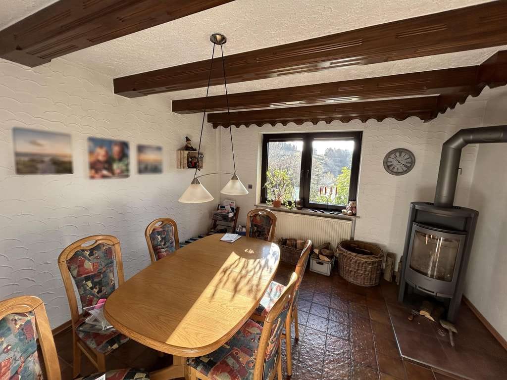 Immobilie in Flörsbachtal - Ein Zuhause für die Familie -  Einfamilienhaus mit tollem Ausblick - Bild 4