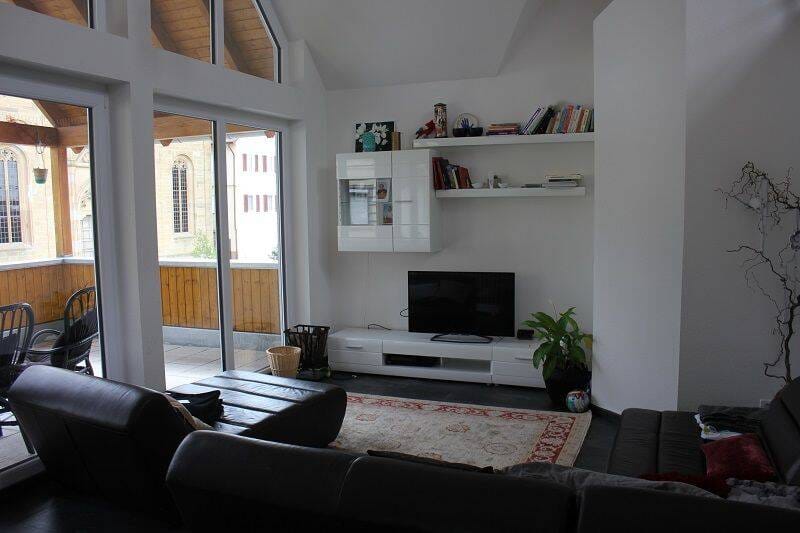 Immobilie in Neckarwestheim - Traumhafte Maisonette-WHG, 137 m² Wfl., Top-Ausstattung, EBK, Südbalkon, Garage, attraktive Lage! - Bild 2