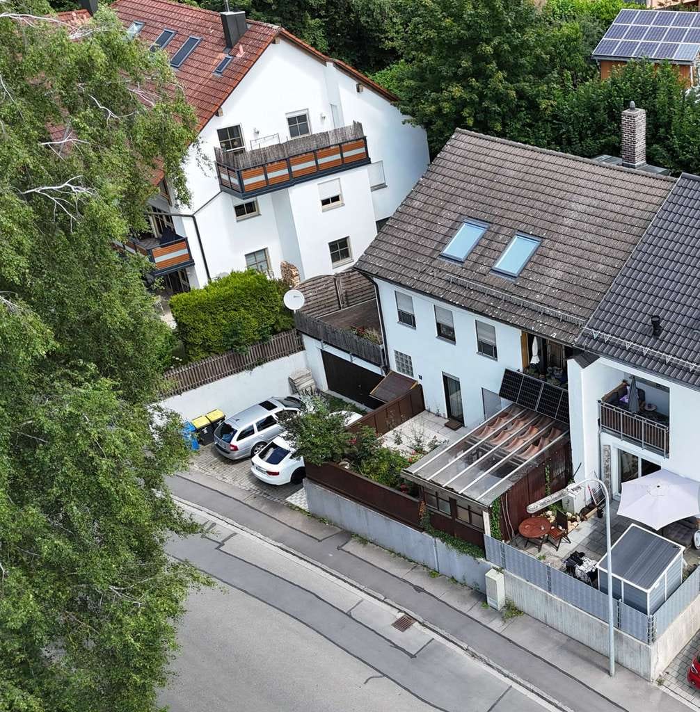 Immobilie in Mering - Attraktive 2,5-Zimmer-Wohnung mit Dachterrasse in Mering – Sehr gepflegt und modernisiert - Bild 1