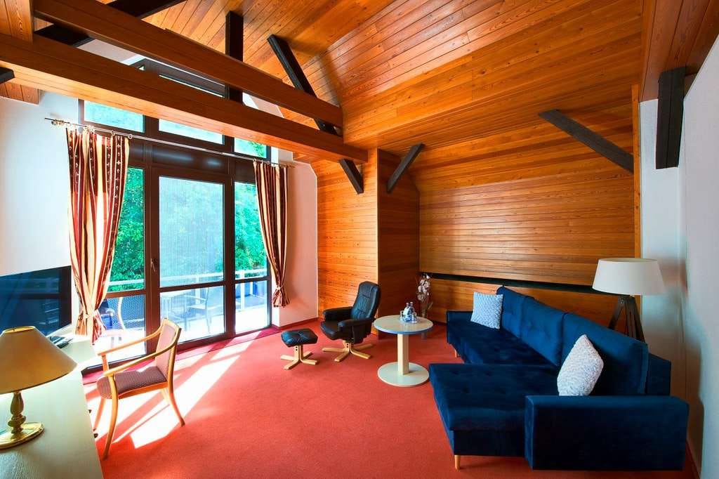 Immobilie in Lärz - Exklusives Wohnen am See: Stilvolles 3-Zimmer-Apartment mit direktem Seeblick in Lärz - Bild 2