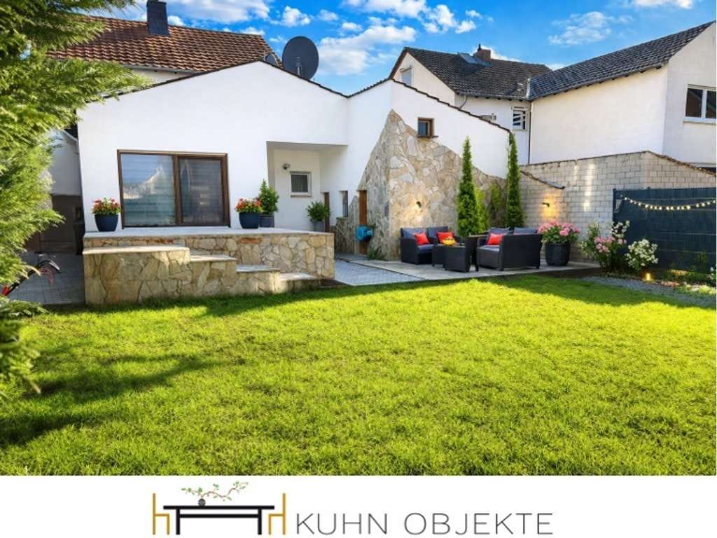 Immobilie in Maxdorf - Tolles freistehendes Einfamilienhaus mit Garten & Kaminofen in bevorzugter Lage von Maxdorf - Bild 0