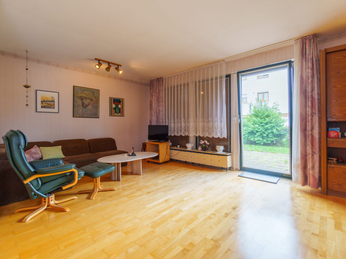 Immobilie in Allmersbach im Tal - ALLMERSBACH: Schönes Haus 137 m2 + Einliegerwohnung in bester Wohnlage! - Bild 4
