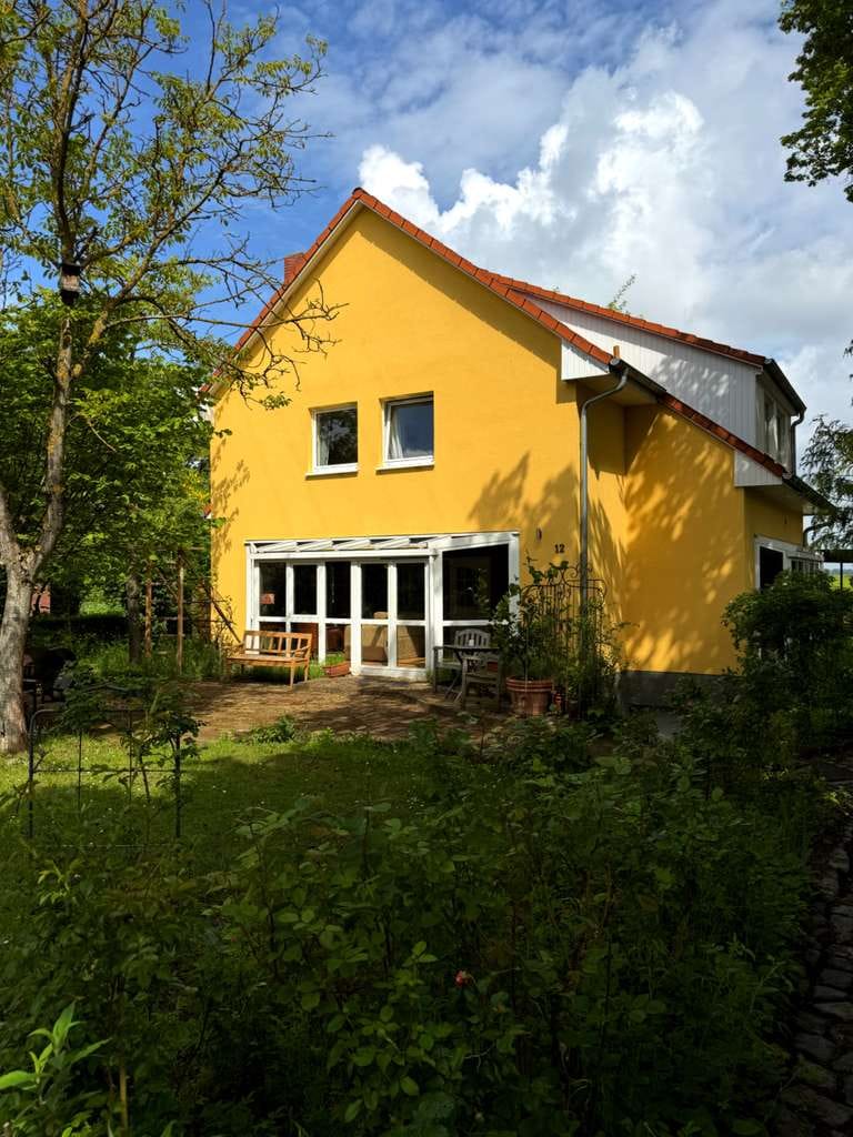 Immobilie in Sülzetal - Großzügig wohnen im Grünen: Freistehendes Haus mit 9 Zimmern und 220 m² Wohnfläche! - Bild 1