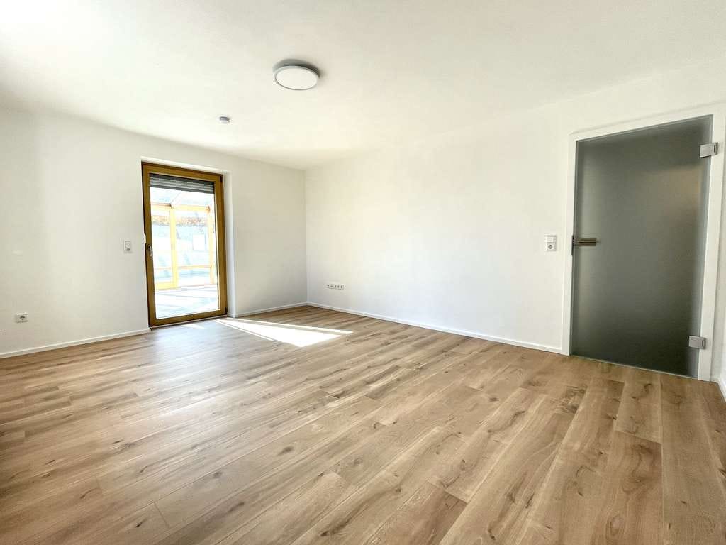 Immobilie in Pfeffenhausen - Familientraum mit Garten: Frisch saniertes Mehrgenerationenhaus mit Terrasse. Ohne Provision! - Bild 4