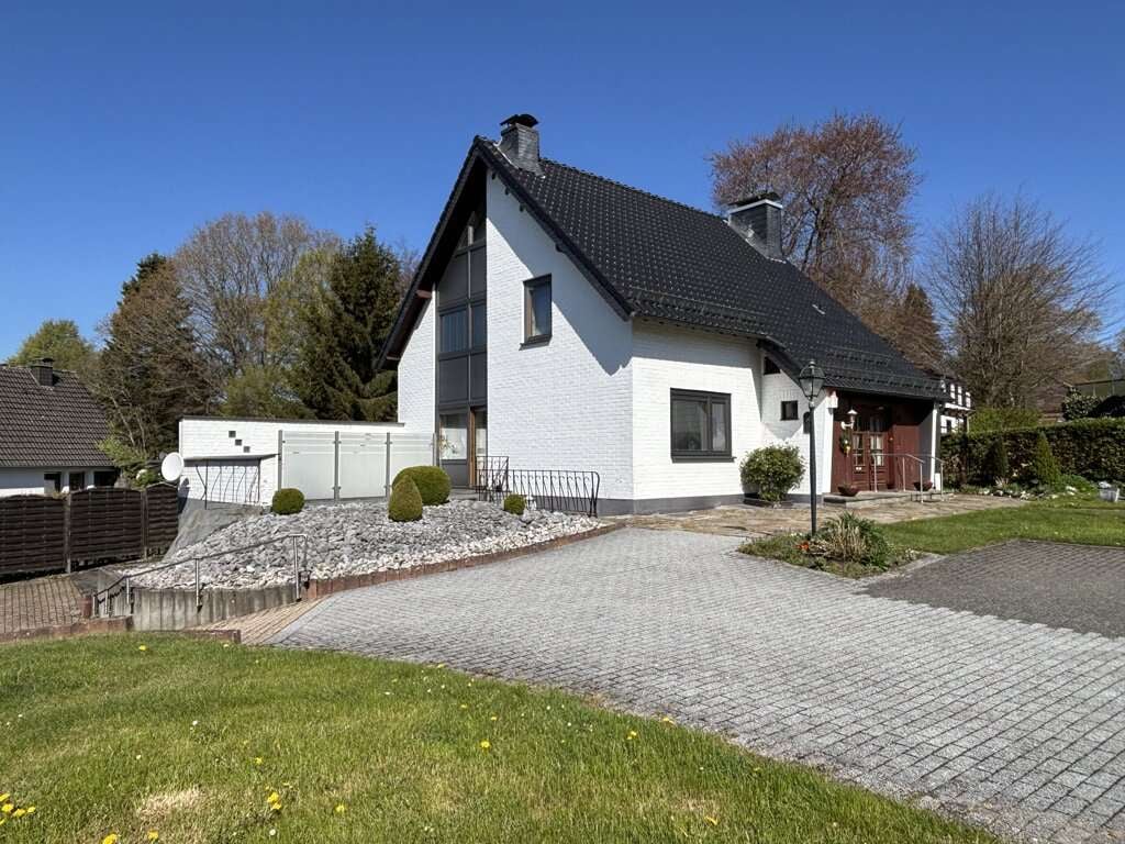 Immobilie in Monschau - Freistehendes Einfamilienhaus mit Garage  in zentraler Lage - Bild 2