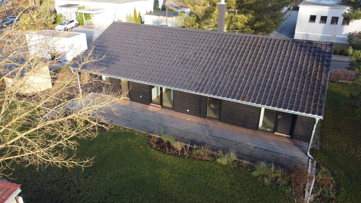 Immobilie in Waldsieversdorf - Neuwertiges Holzhaus im Bungalowstil - Bild 3