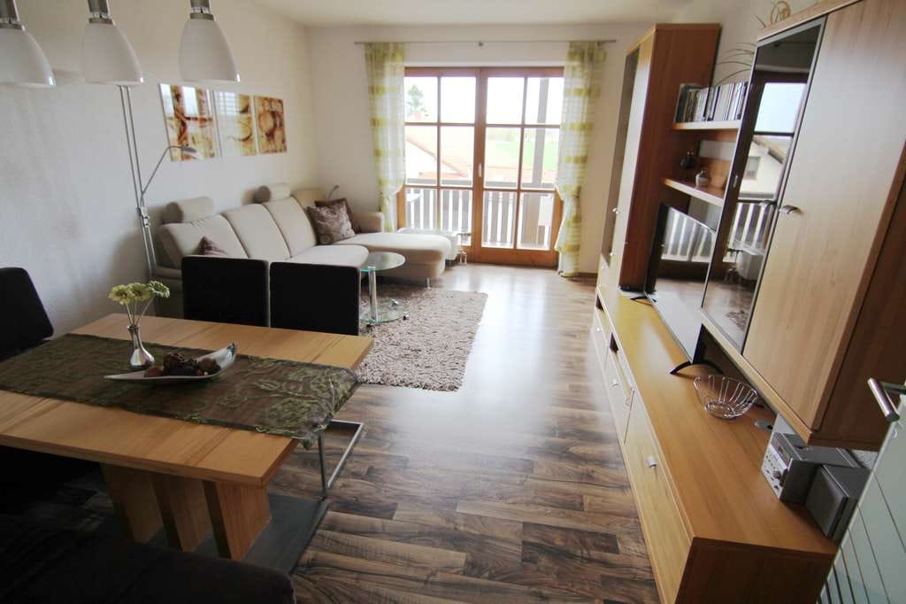 Immobilie in Kirchham - * Schmuckstück * schöne 2,5 Zimmer Wohnung mit Tiefgaragenstellplatz - Cernota Immobilien - Bild 1