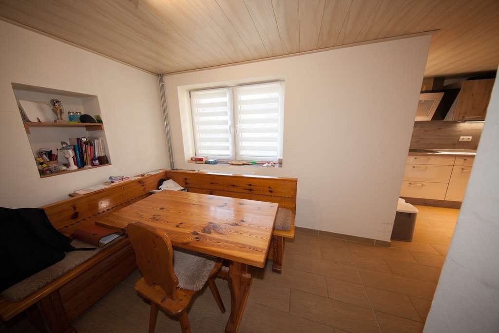 Immobilie in Heldburg - Teilsaniertes Einfamilienhaus in ruhiger Wohnlage in einem Stadtteil von Heldburg! - Bild 4