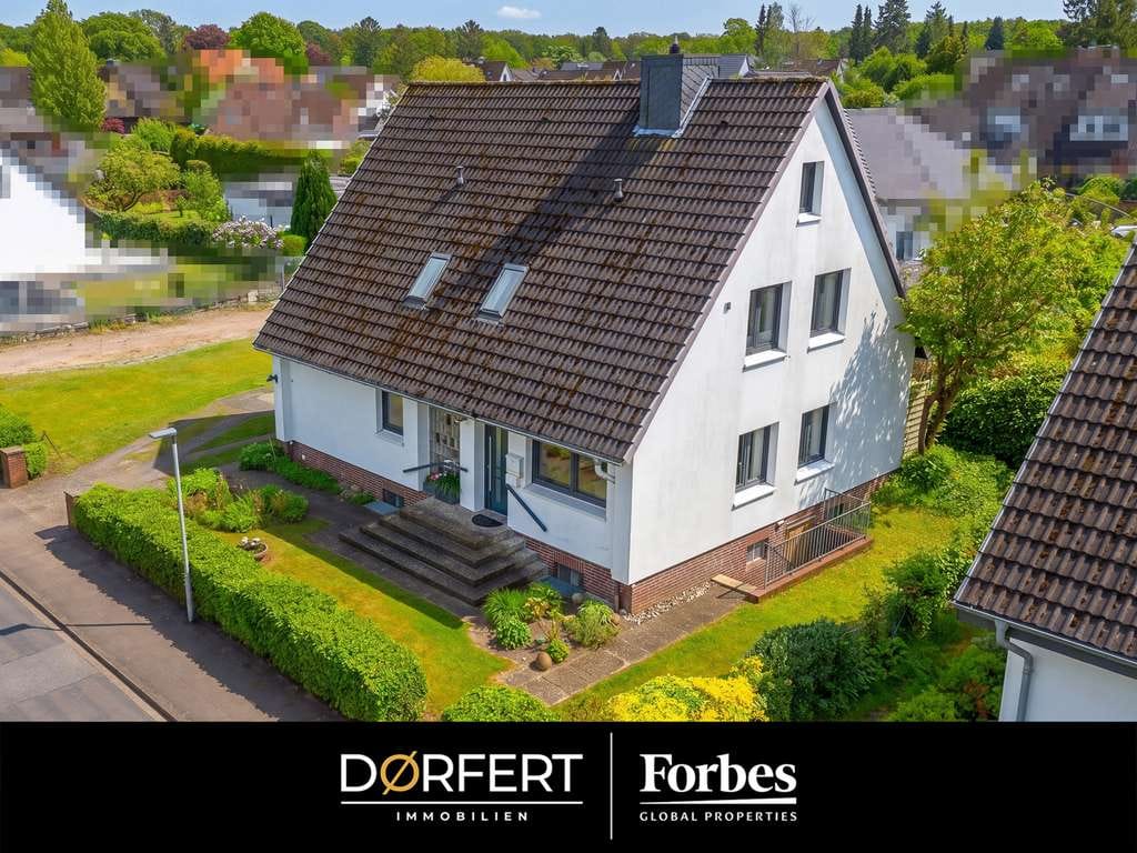 Immobilie in Ammersbek - Viel Platz, viele Möglichkeiten - Gepflegtes Zweifamilienhaus mit großem Garten & Garage - Bild 0