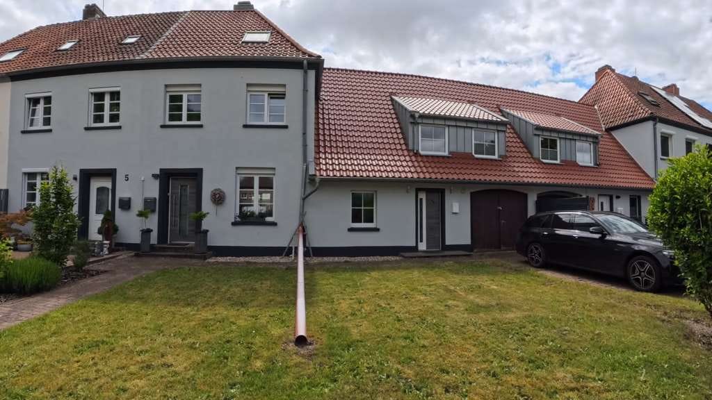 Immobilie in Weeze - Exklusives Investment mit Ferienwohnung & vermietetem Reihenhaus in Weeze - Bild 0
