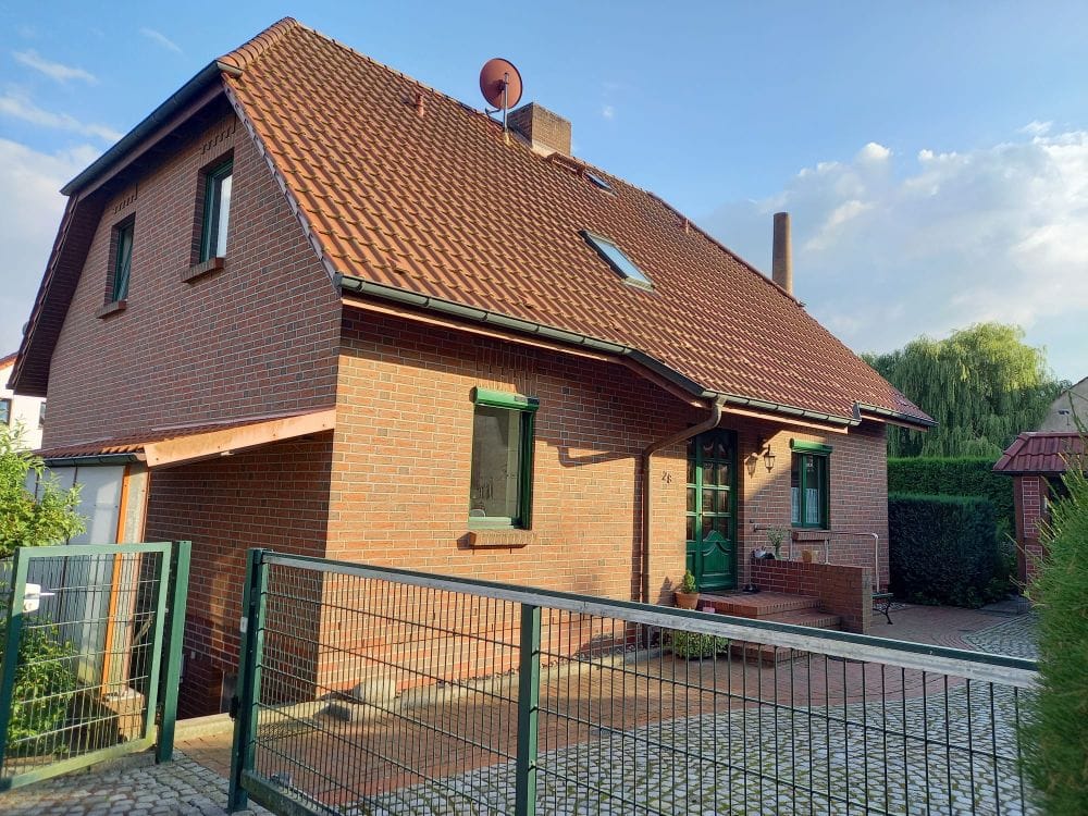Immobilie in Malchin - Solides Einfamilienhaus in Malchin zu verkaufen - Bild 1